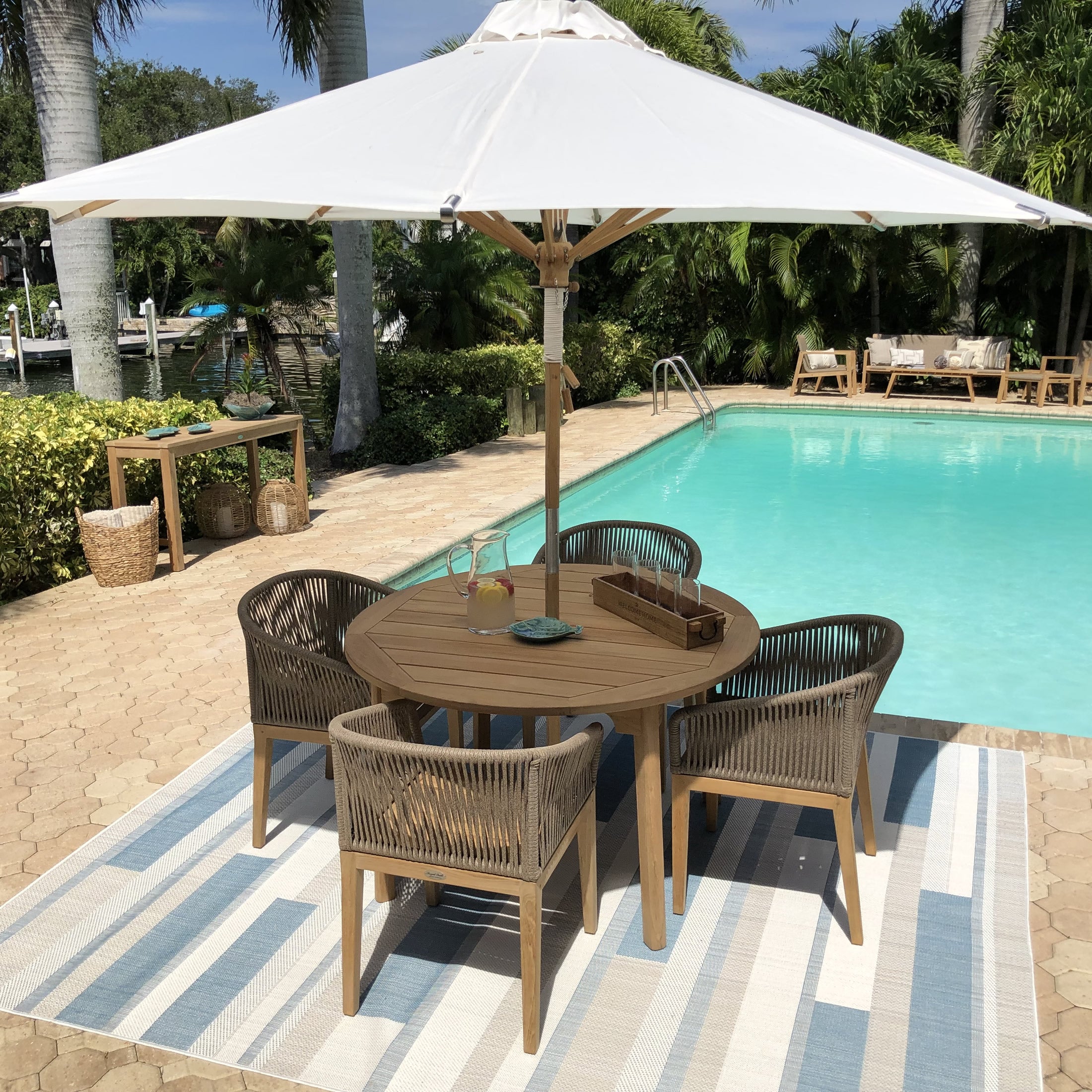 Round Teak Patio Set (Img 1)